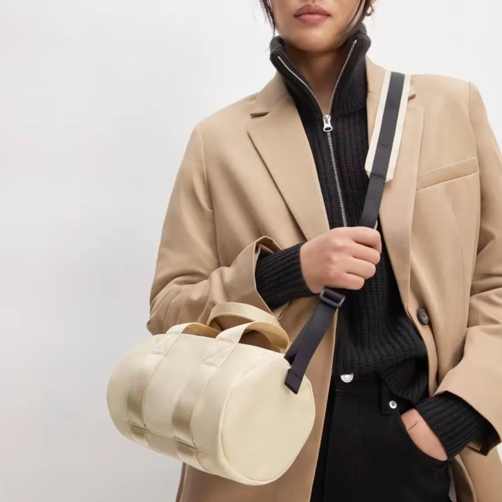 EVERLANE NWT The Recycled Nylon Crossbody bag in Beige - Picture 3 of 7